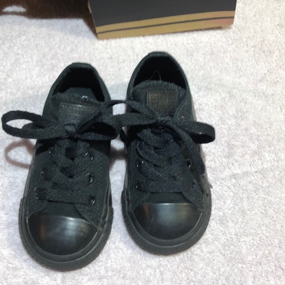 Converse - Picture 2 of 6